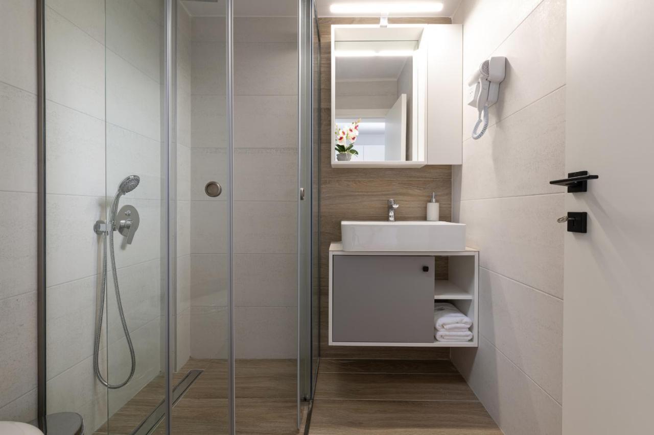Sky Luxury Suites Sarti Exterior foto