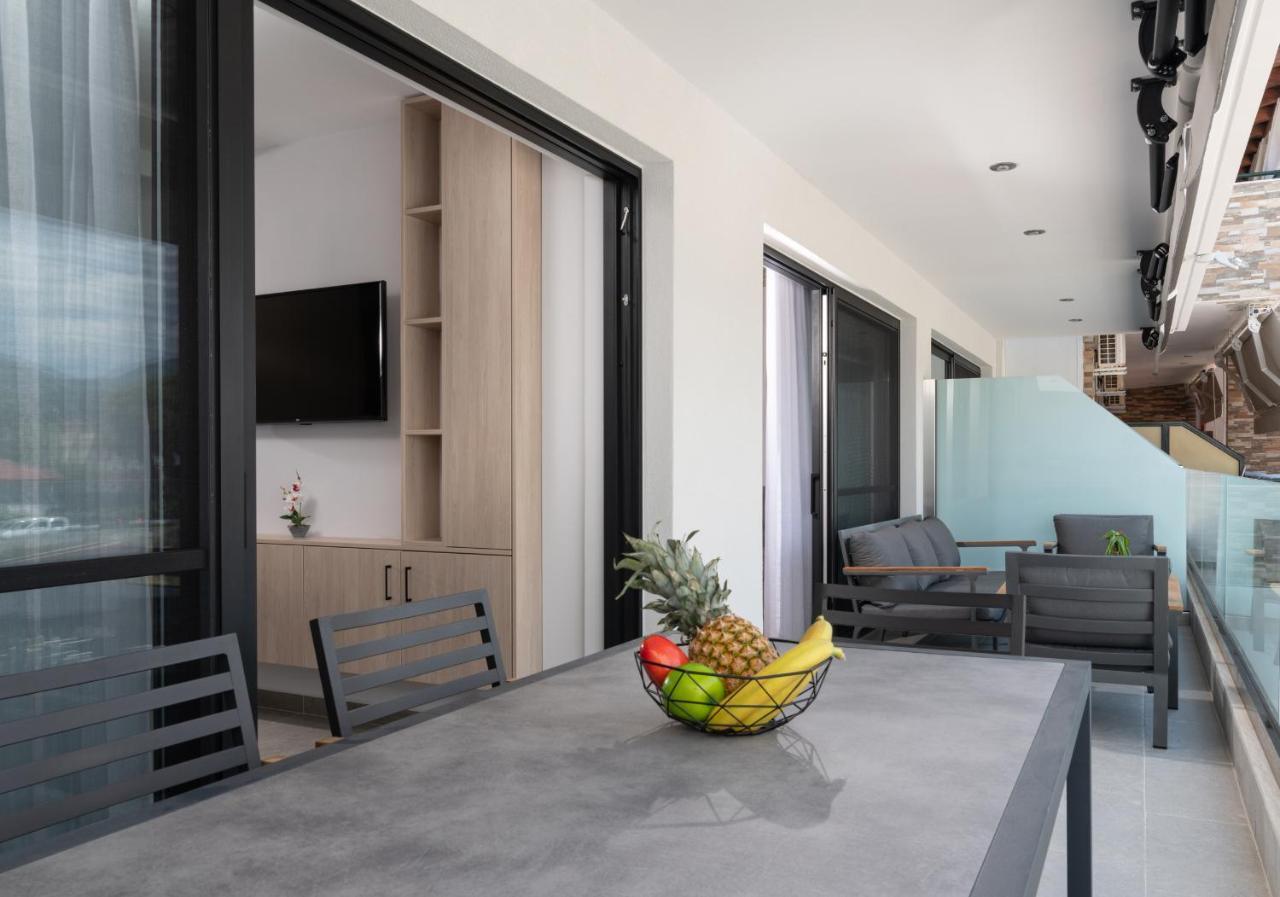 Sky Luxury Suites Sarti Exterior foto